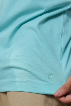 Camiseta Adulto Pima Azul Clara com Bordado - Image 3